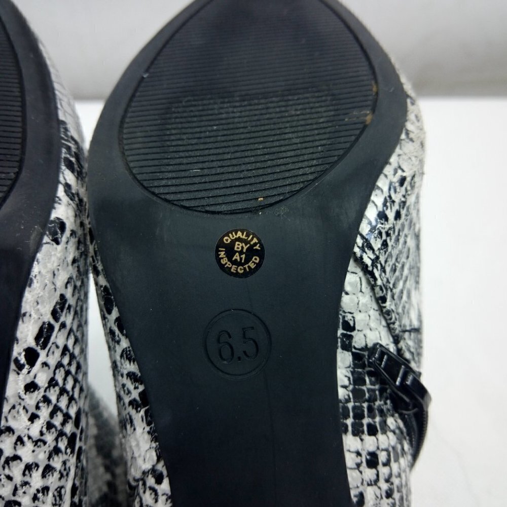 Worthington Ankle Boots Snakeskin Pattern 6.5 - Picture 10 of 11